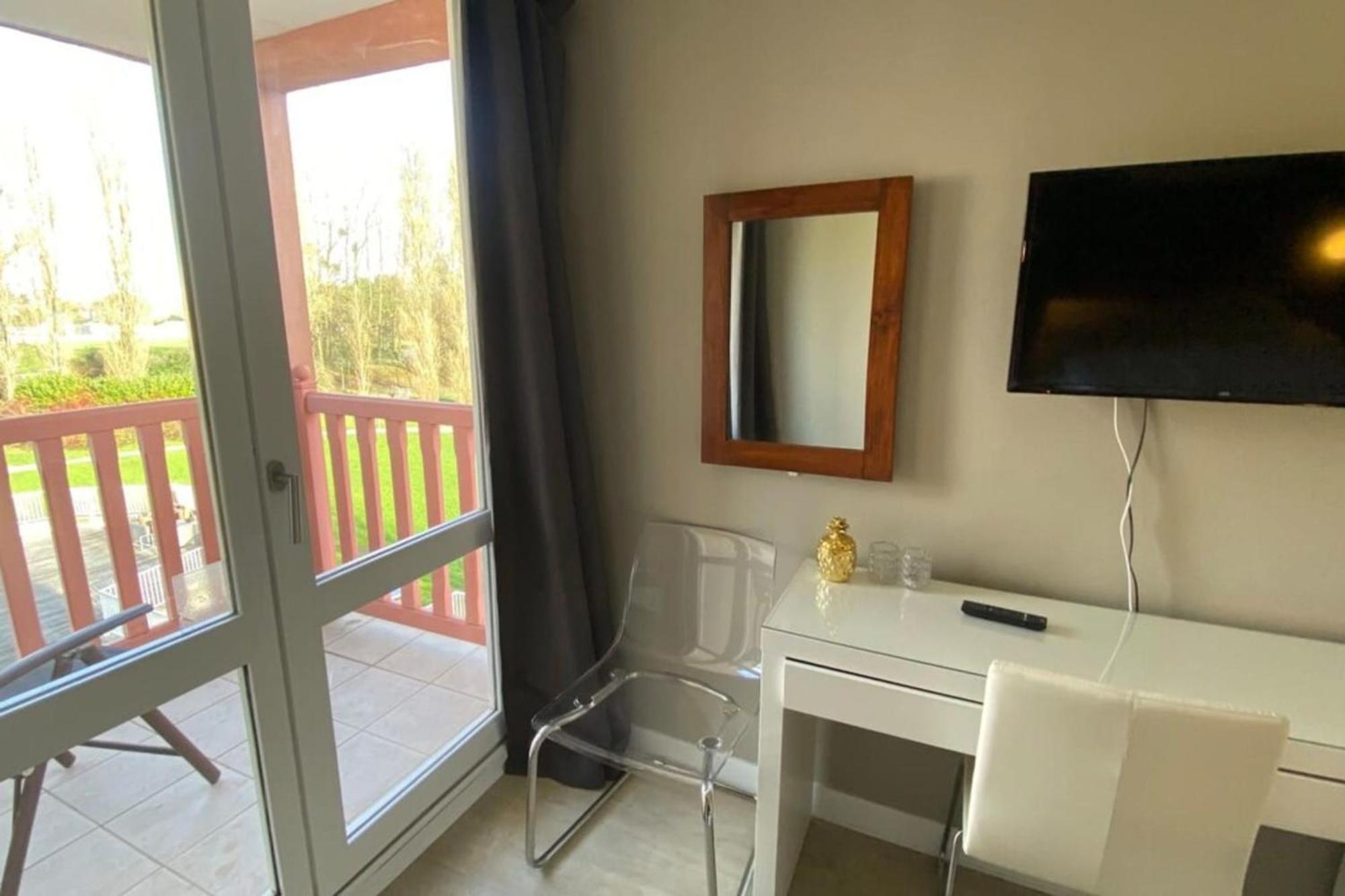 Very Nice 6 Person Apart With Swimming Pool Tennis Court And Car Park 202 Le Touquet-Paris-Plage Extérieur photo